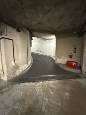 parking intérieur en vente sur PARIS (75009)